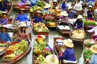 Floating Market Vinh Long_Vietnam