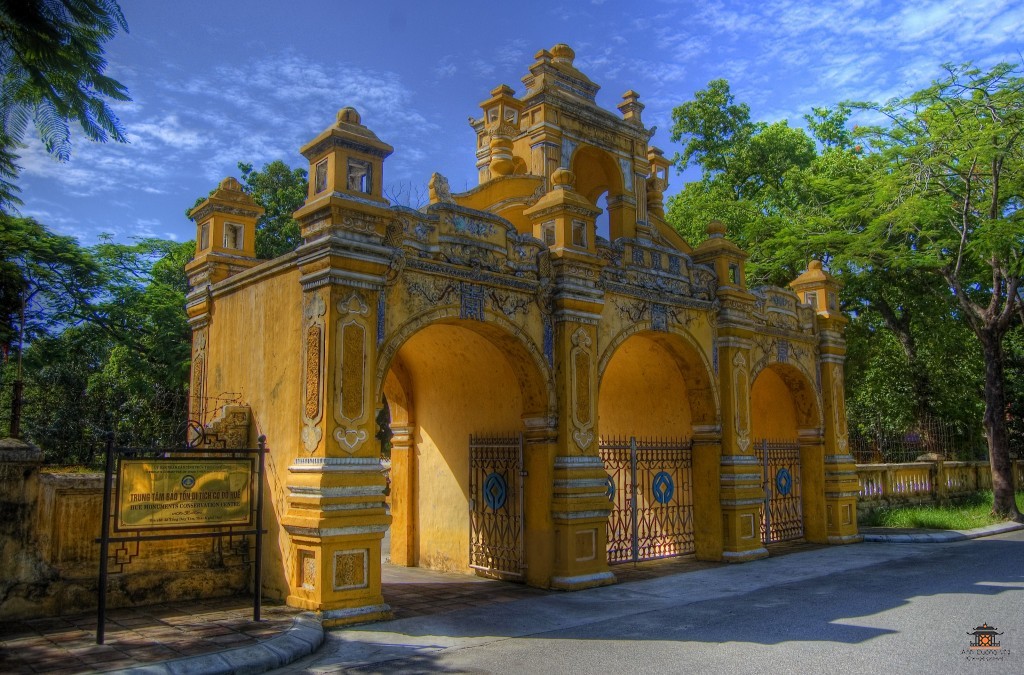 a-grand-archway-hue-vietnam